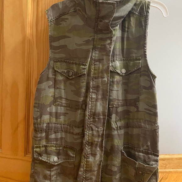 ME JANE CAMO VEST - Picture 3 of 4